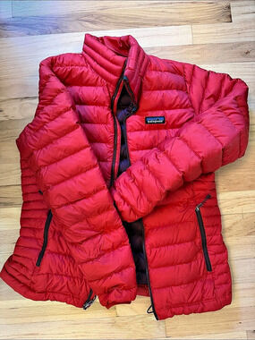 Patagonia Women's Down Jacket Red Puffer Size Medium